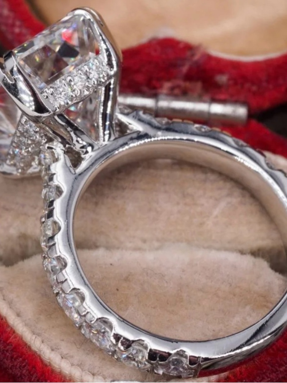 5.29. Ct platinum Lab Diamond-elongated Cushion-Cut Halo Ring
